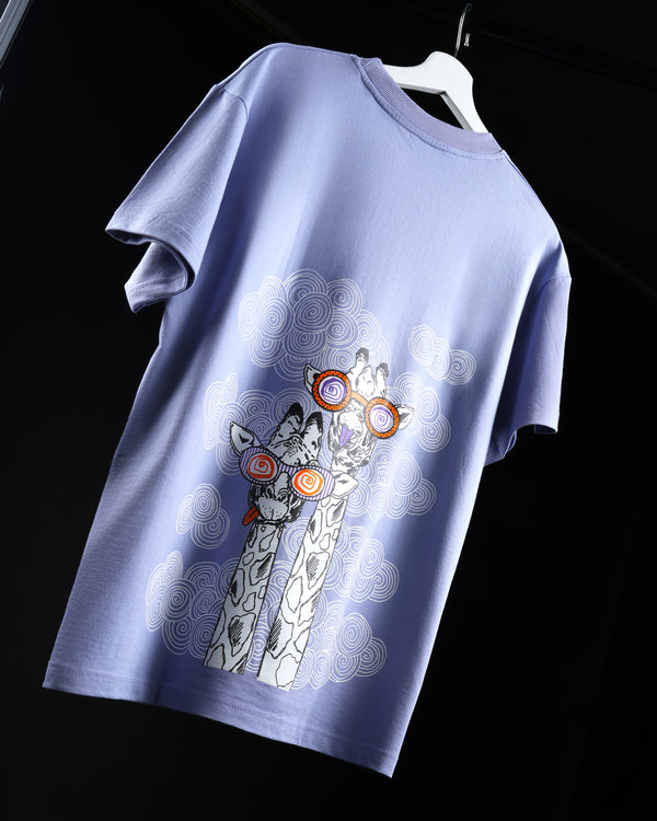 Giraffe Unisex Oversized T-shirt: Playful Elegance